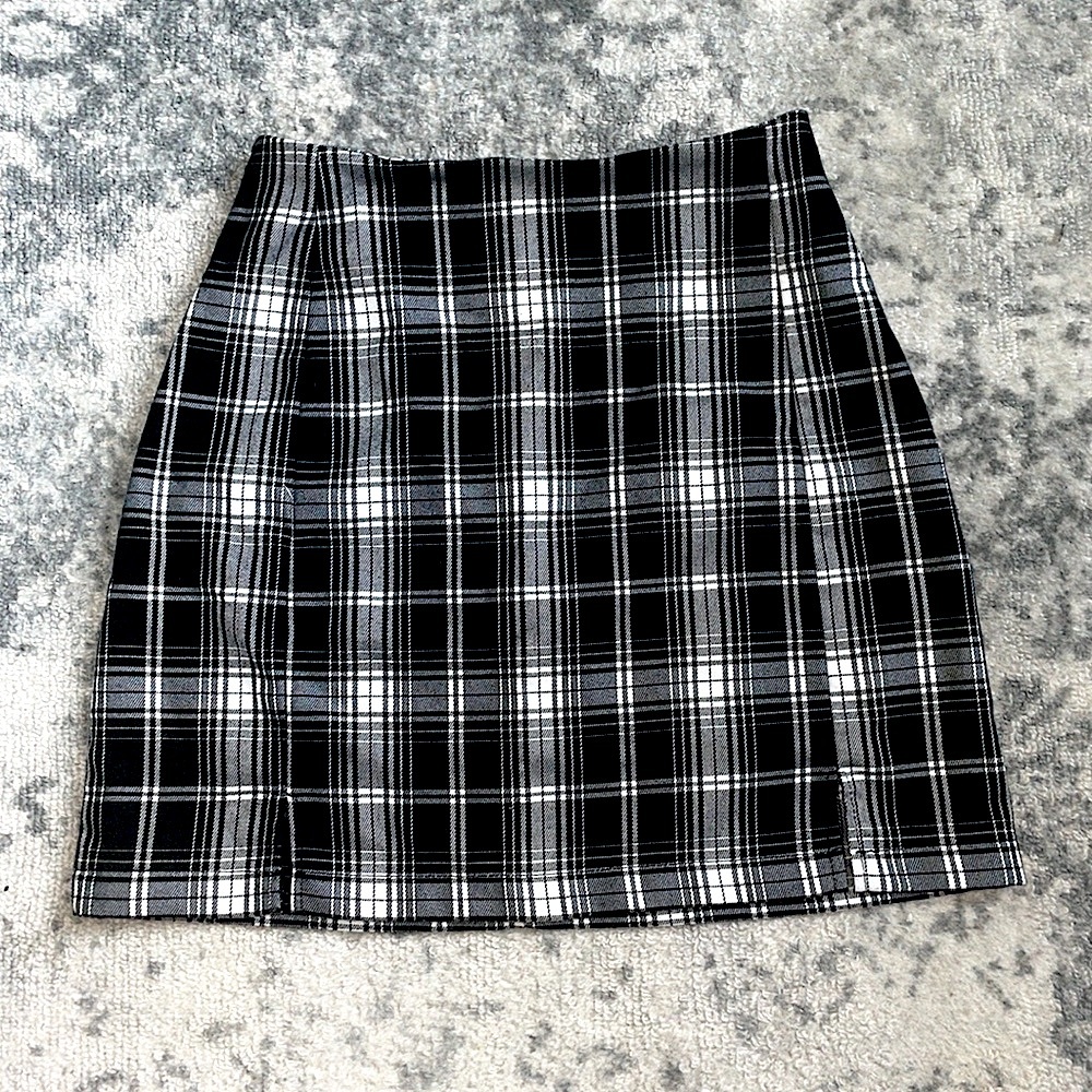 Black and White Plaid Skirt